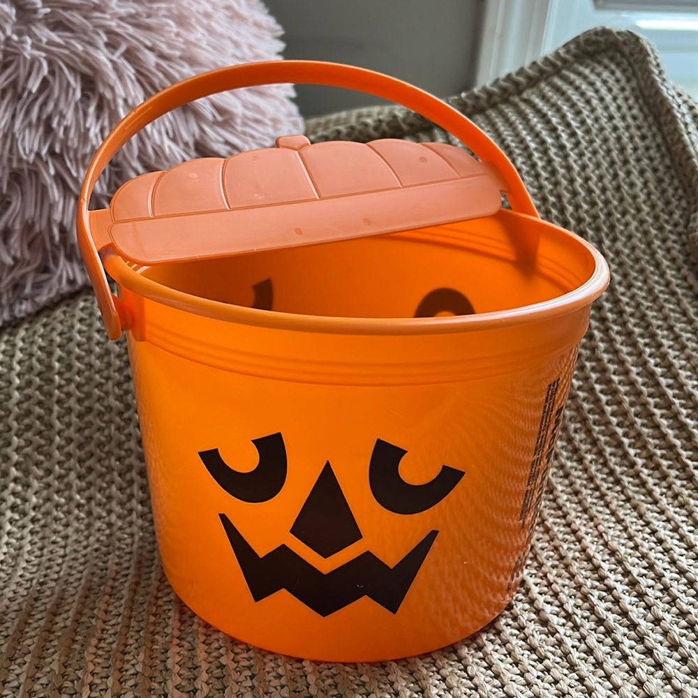 Mc Donald’s McPunk’n Bucket Candy Carrier Happy Meal Container in Orange